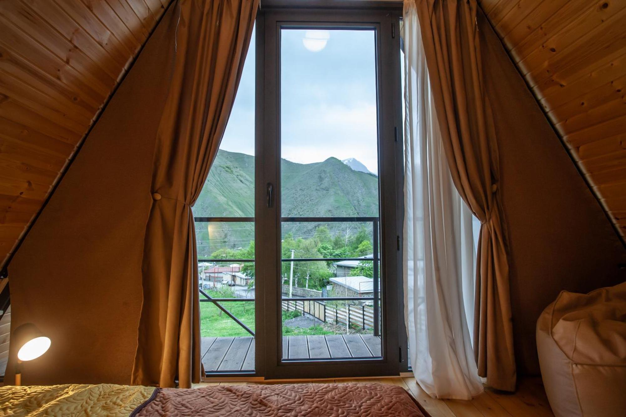 Sunset Cottage Kazbegi Esterno foto